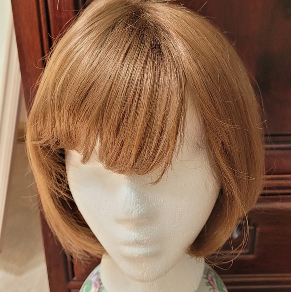 New in box Adolfo wig - Picture 1 of 6